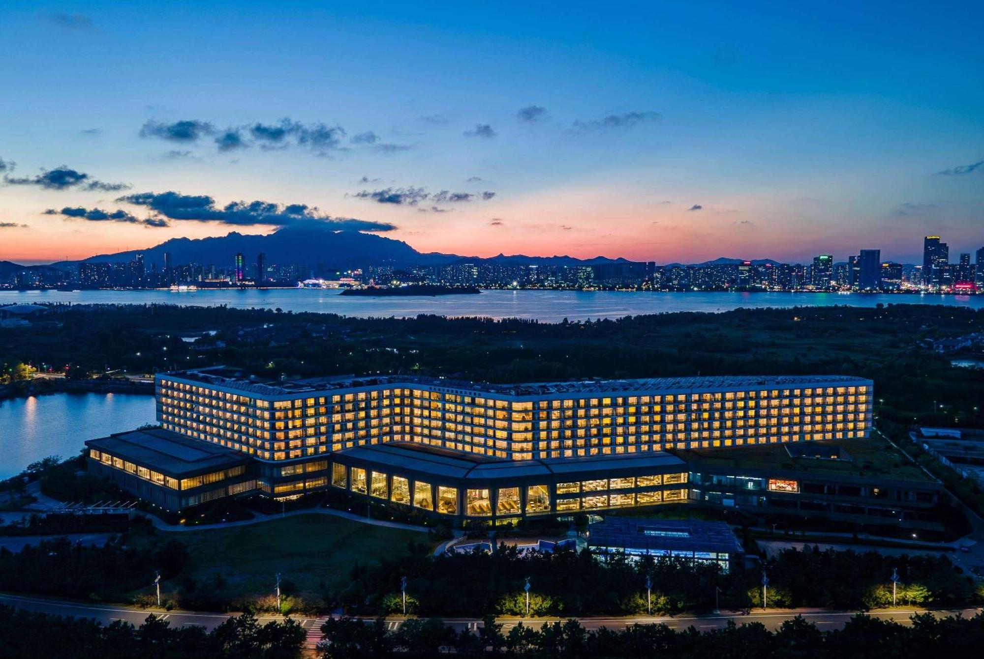 Wyndham Grand Qingdao Ξενοδοχείο Εξωτερικό φωτογραφία